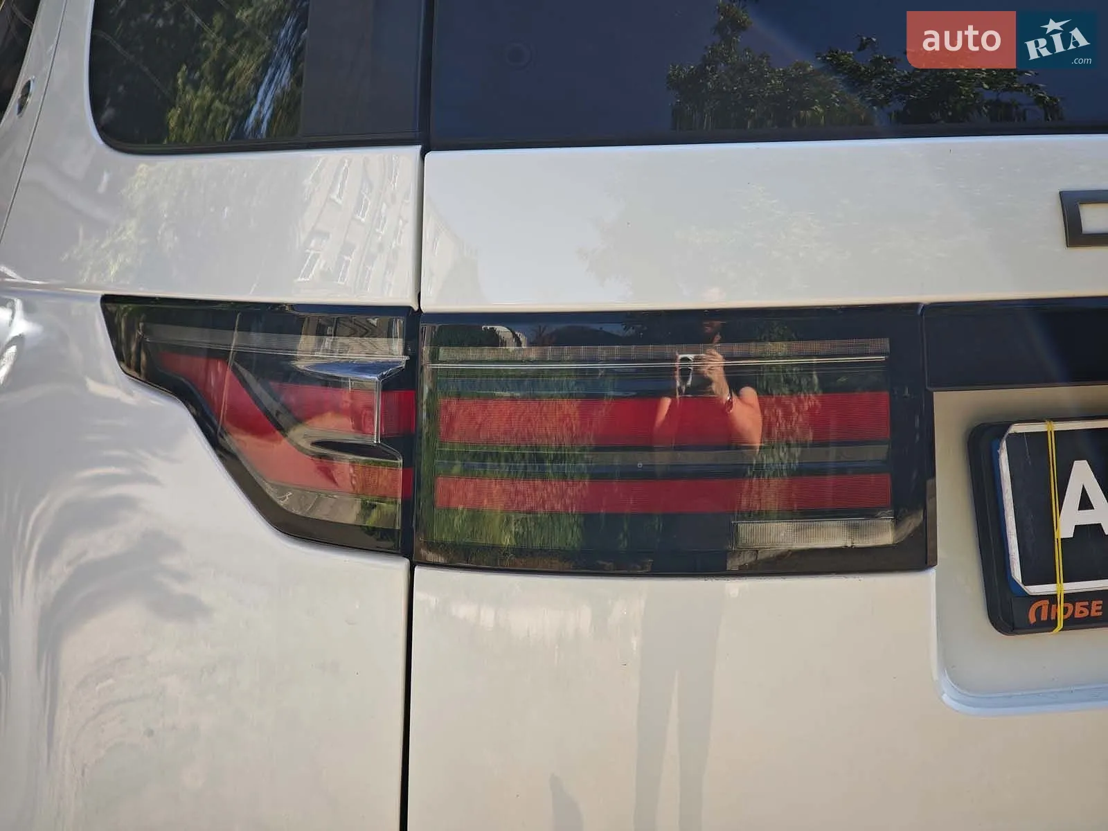 2017 Land Rover Discovery - мініатюра 16