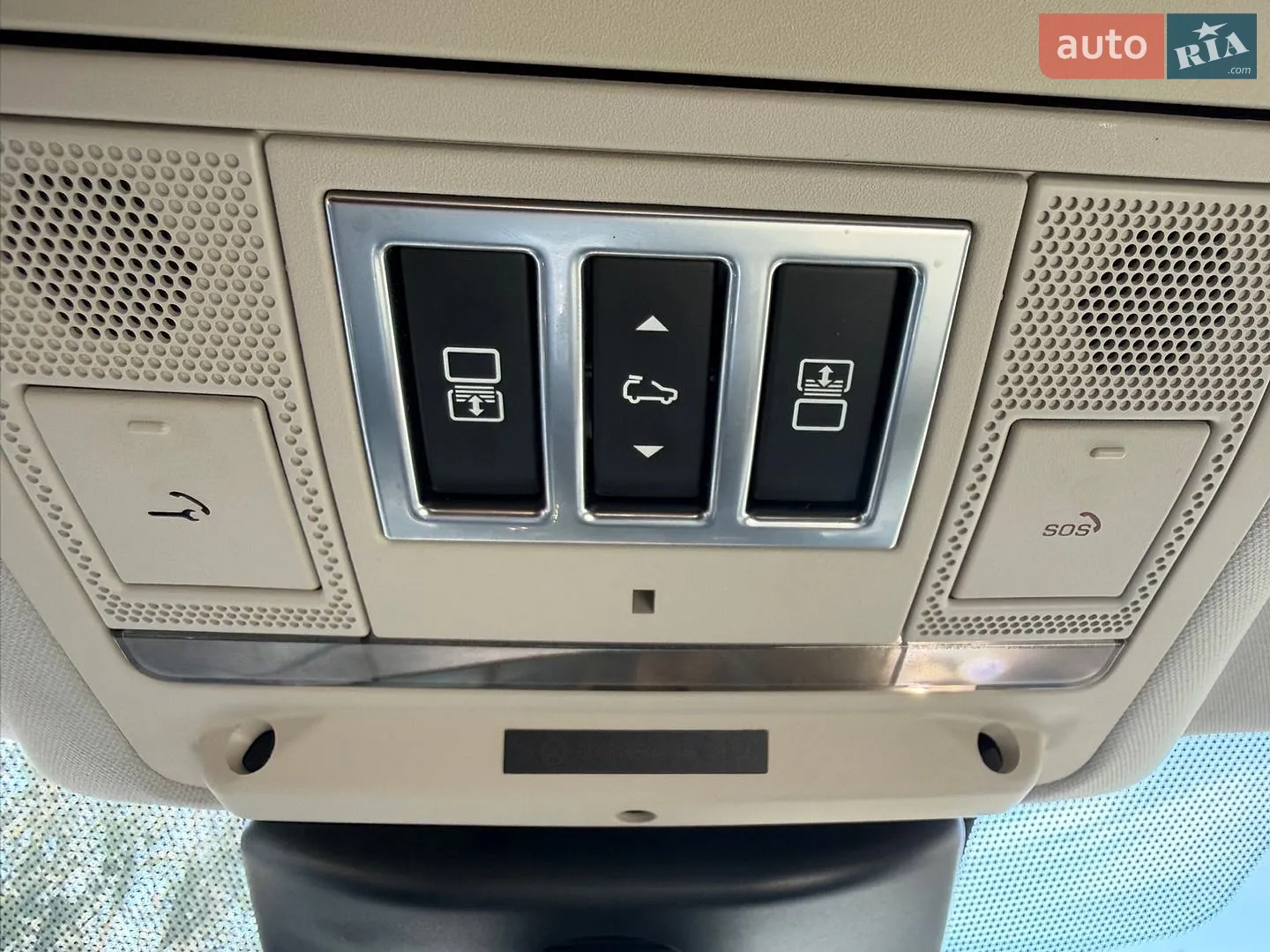 2017 Land Rover Discovery - мініатюра 15