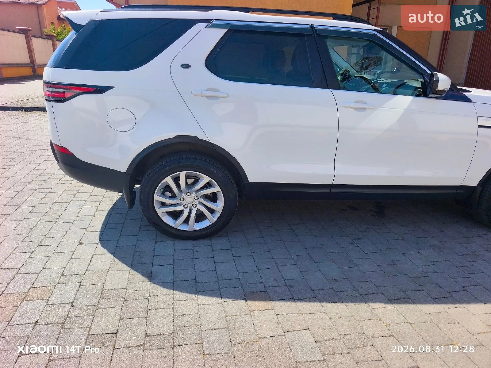 2017 Land Rover Discovery - мініатюра 17