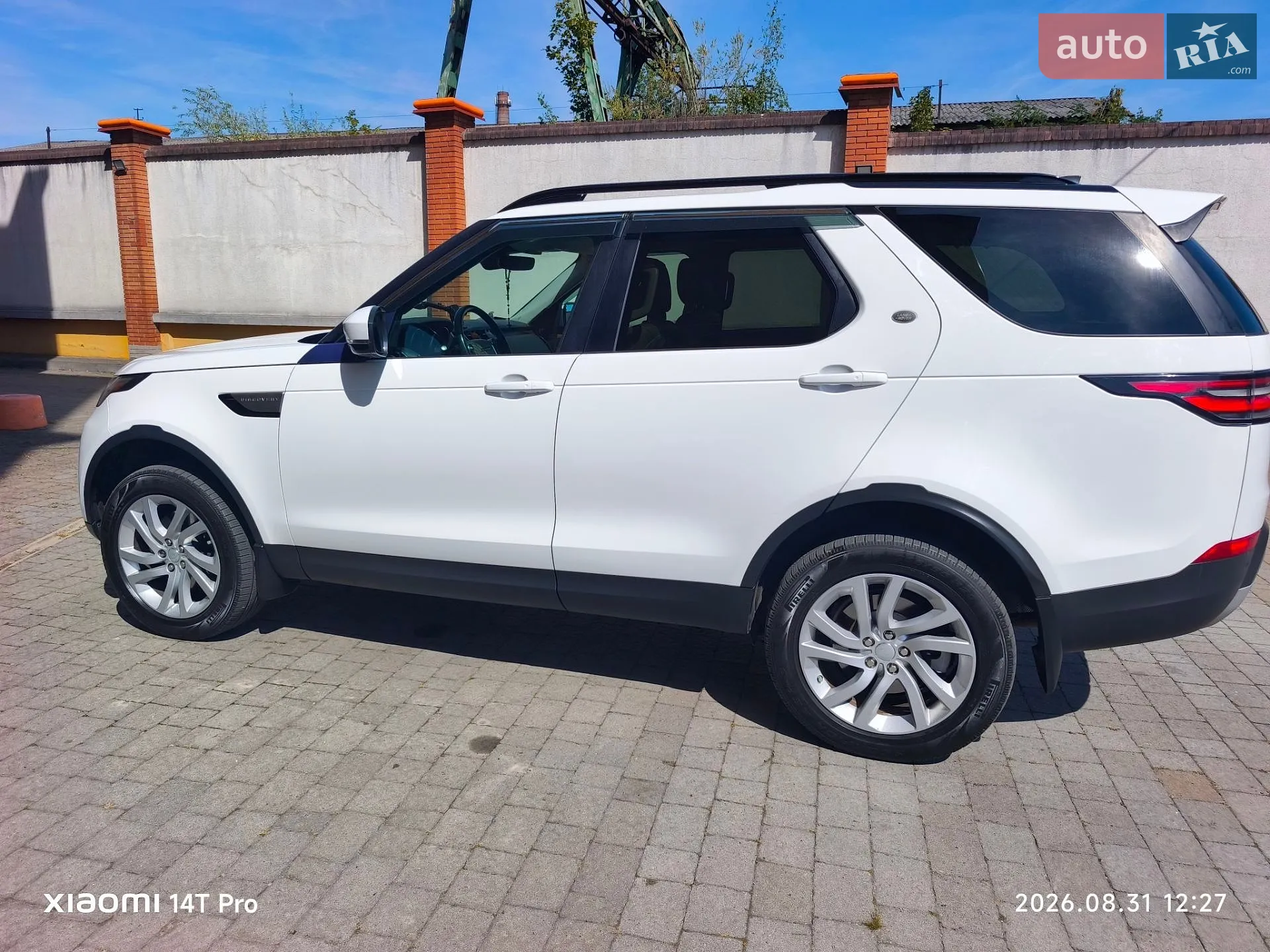 2017 Land Rover Discovery - мініатюра 19