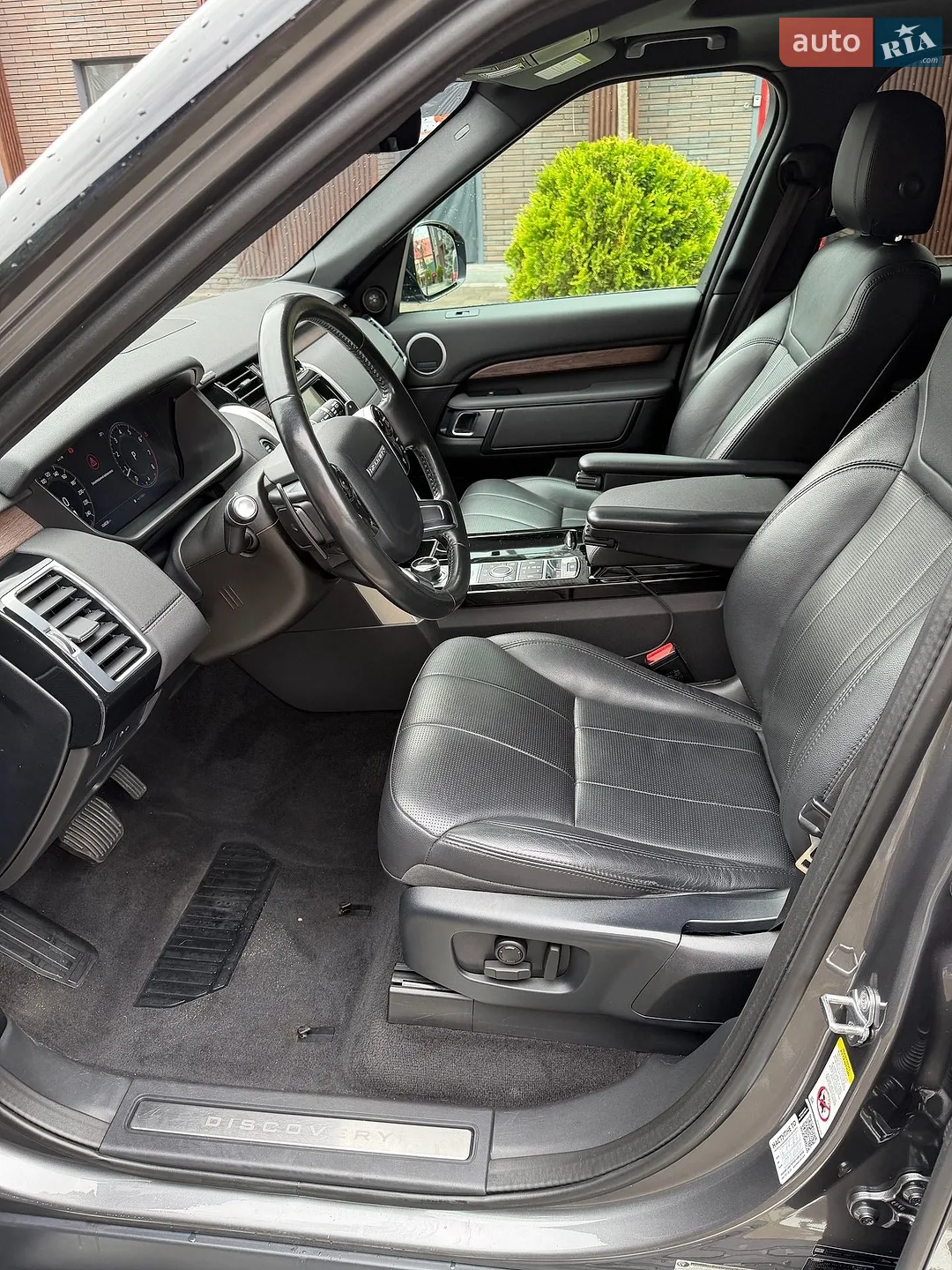 2019 Land Rover Discovery - мініатюра 17