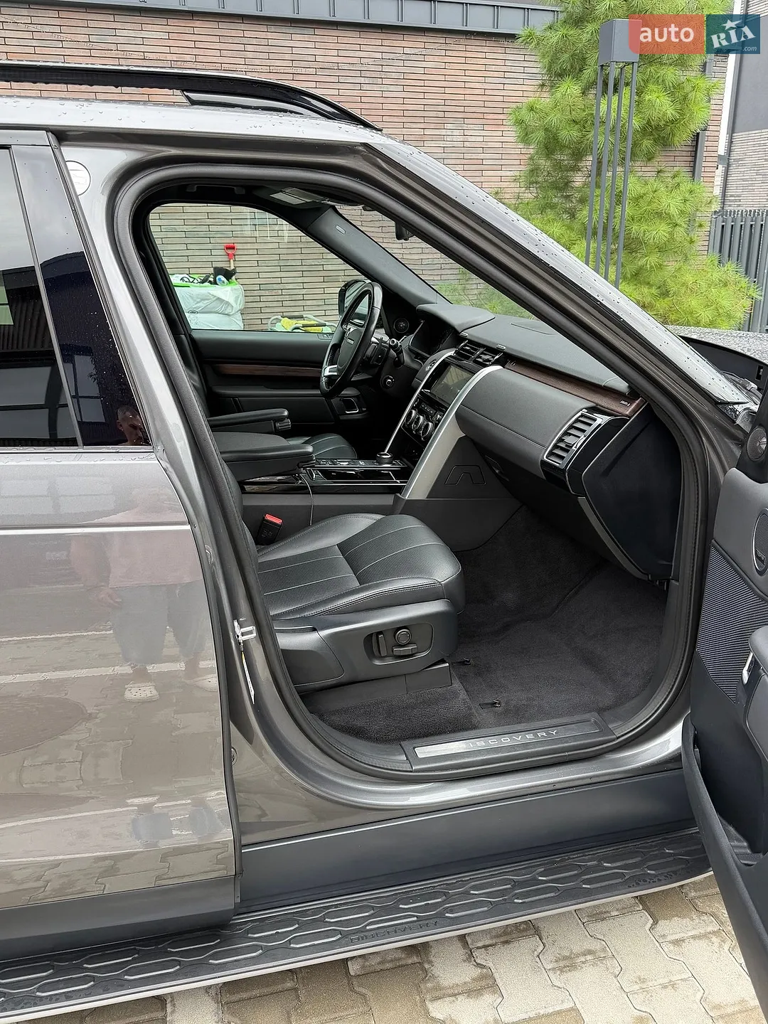 2019 Land Rover Discovery - мініатюра 27