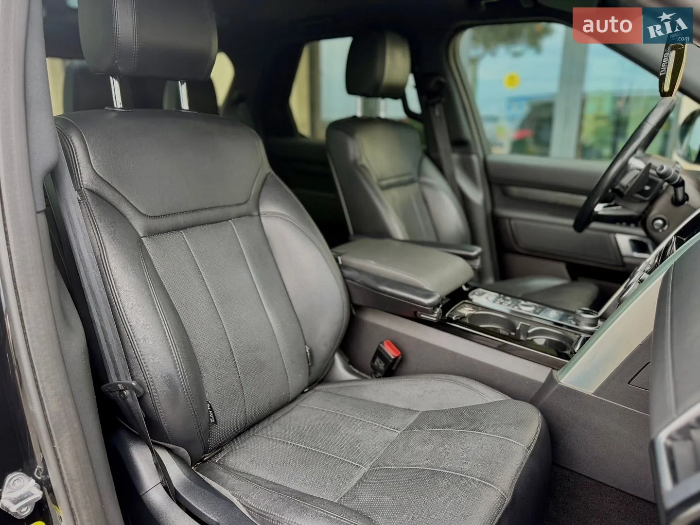 2017 Land Rover Discovery - мініатюра 92