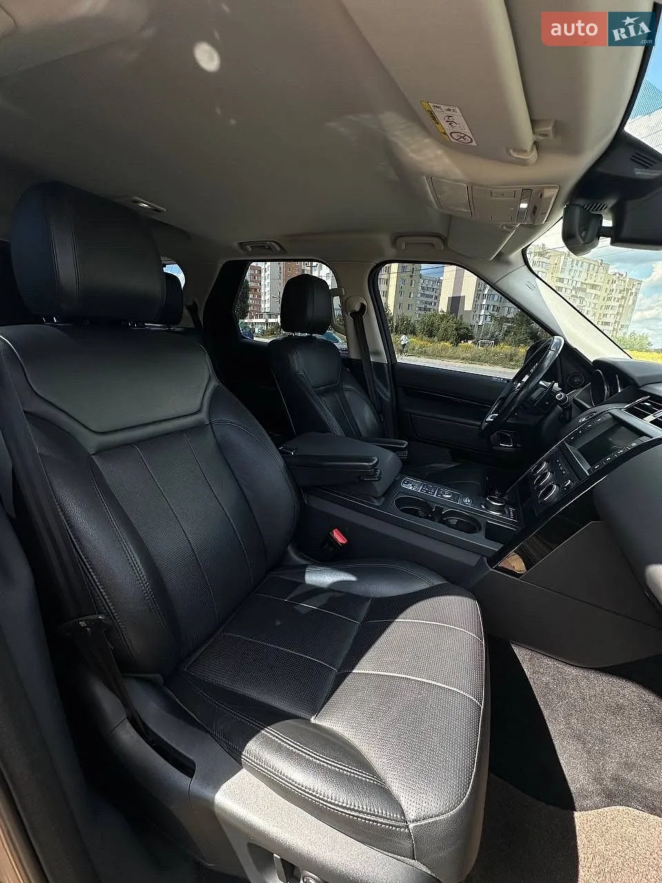 2017 Land Rover Discovery - мініатюра 12