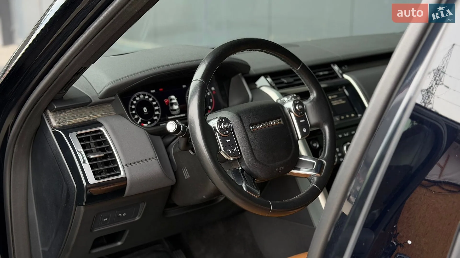 2018 Land Rover Discovery - мініатюра 29