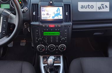 Позашляховик / Кросовер Land Rover Freelander 2010 в 
