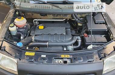 Позашляховик / Кросовер Land Rover Freelander 2003 в 