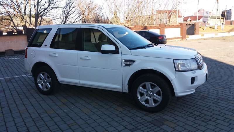 Внедорожник / Кроссовер Land Rover Freelander 2012 в 