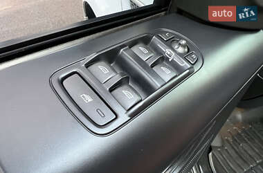 Позашляховик / Кросовер Land Rover Freelander 2013 в 