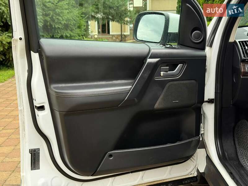 Позашляховик / Кросовер Land Rover Freelander 2012 в Сарнах