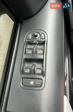 Позашляховик / Кросовер Land Rover Freelander 2010 в 