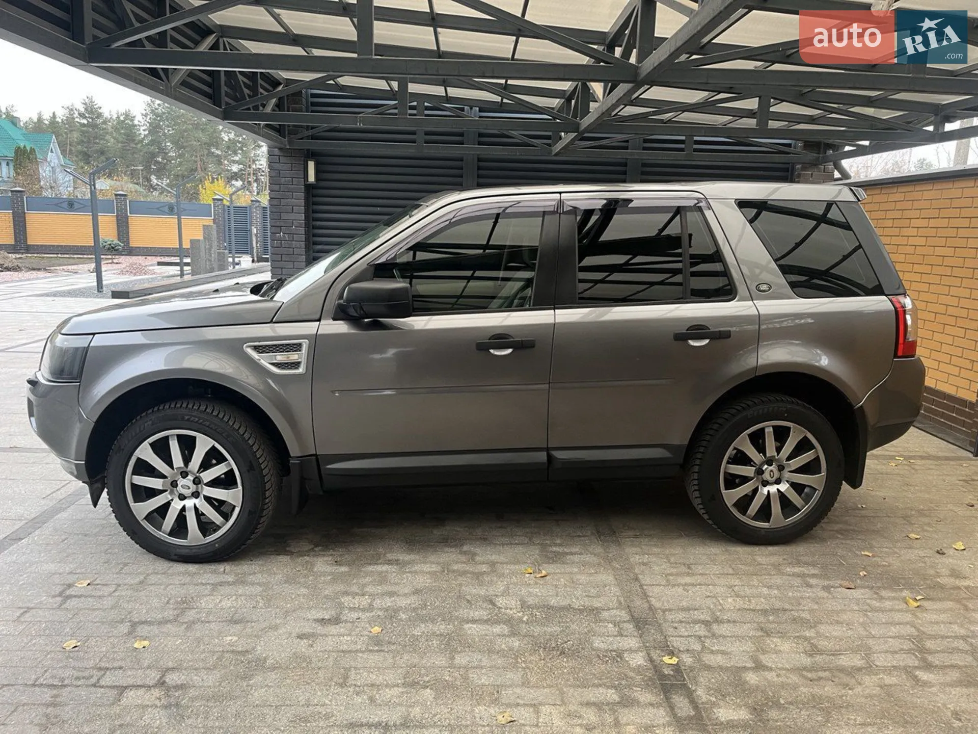 2011 Land Rover Freelander - мініатюра 8