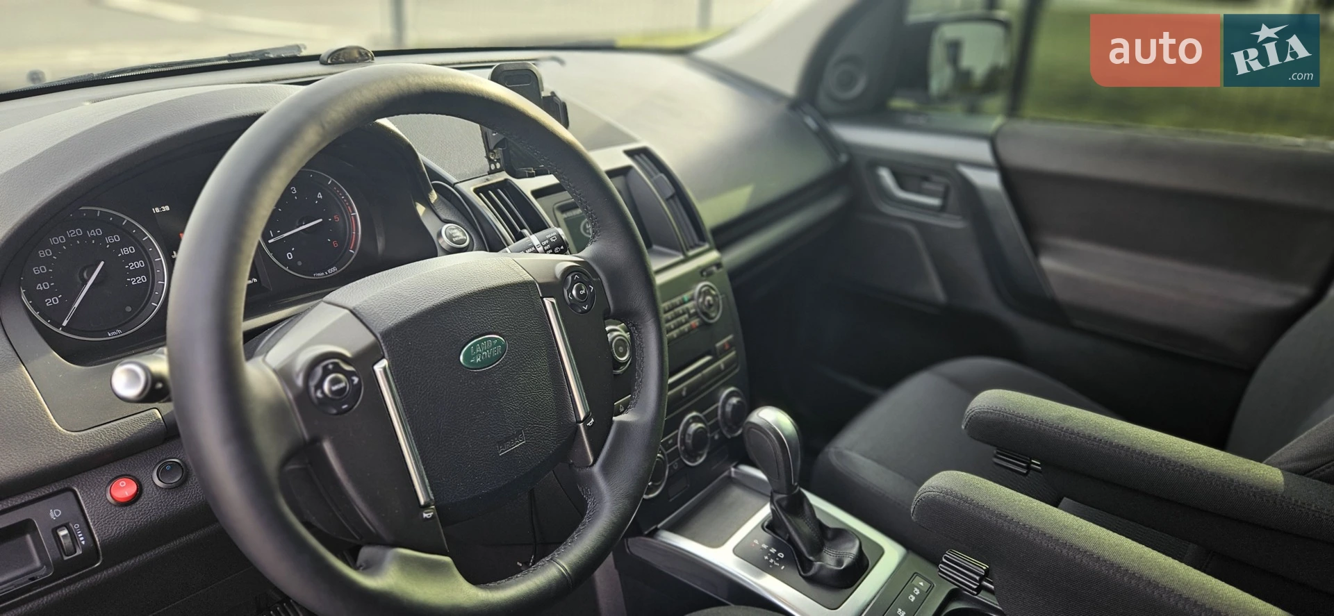 2014 Land Rover Freelander - мініатюра 26