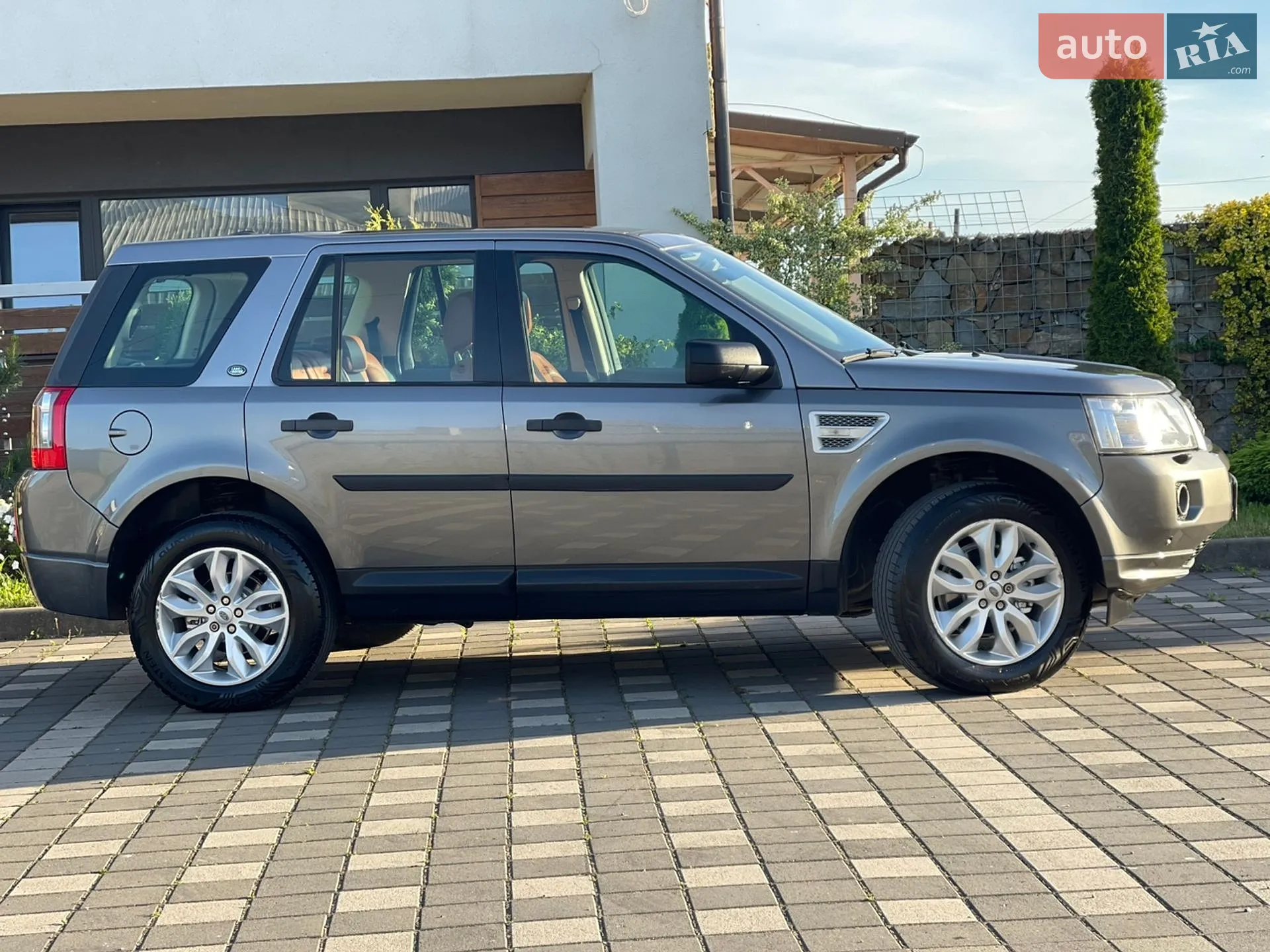 2011 Land Rover Freelander - мініатюра 22