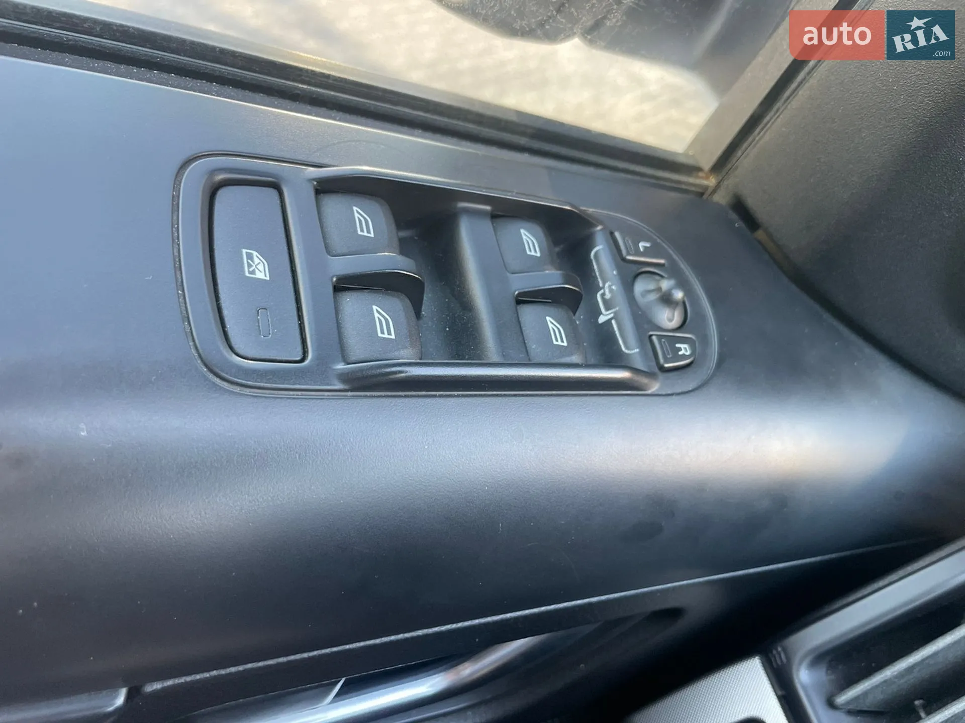 2011 Land Rover Freelander - мініатюра 27