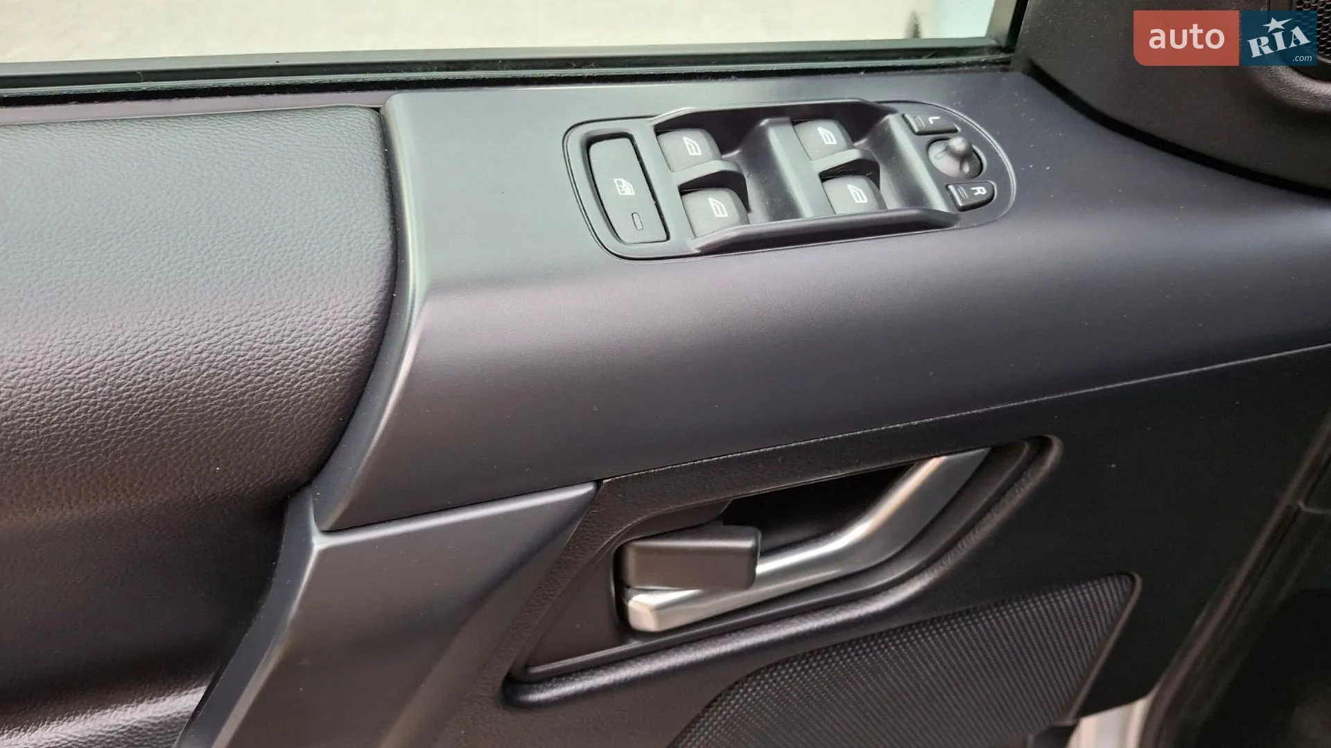 2012 Land Rover Freelander - мініатюра 17
