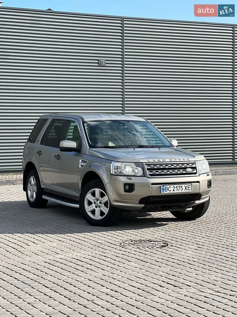 2011 Land Rover Freelander - фото 1