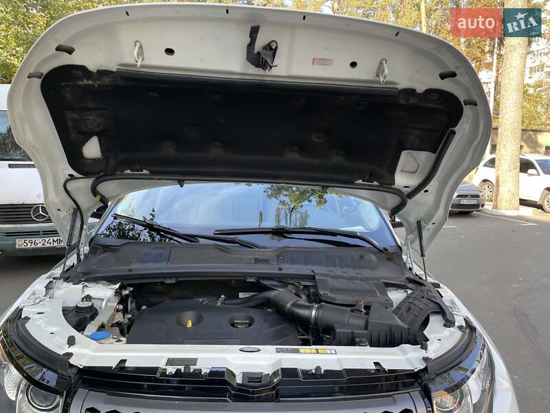 Внедорожник / Кроссовер Land Rover Range Rover Evoque 2015 в Киеве