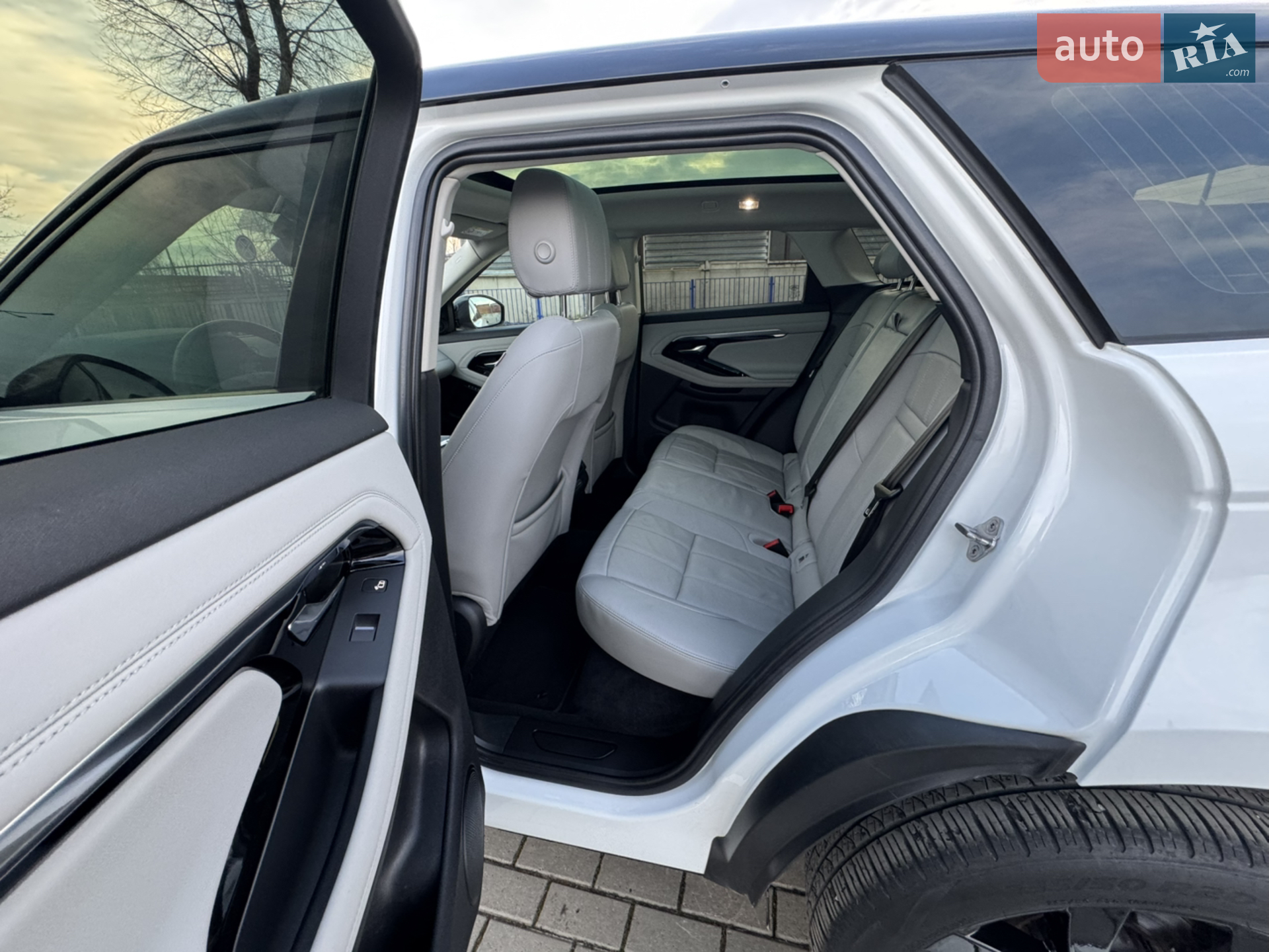 2019 Land Rover Range Rover Evoque - мініатюра 34