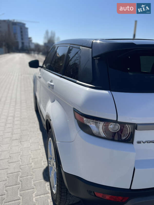 Внедорожник / Кроссовер Land Rover Range Rover Evoque 2015 в Тернополе