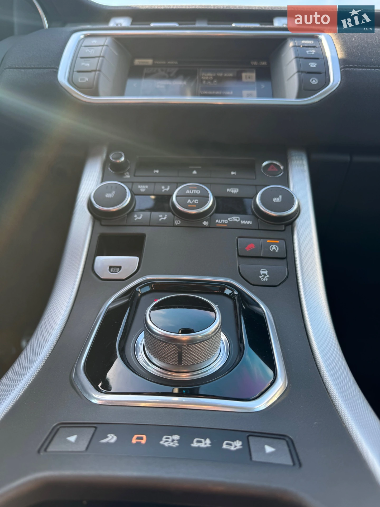 2015 Land Rover Range Rover Evoque - мініатюра 44