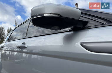 Внедорожник / Кроссовер Land Rover Range Rover Evoque 2013 в 