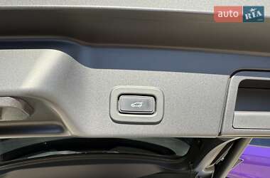Внедорожник / Кроссовер Land Rover Range Rover Evoque 2021 в 