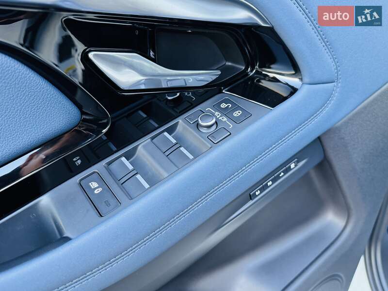 Внедорожник / Кроссовер Land Rover Range Rover Evoque 2019 в Киеве
