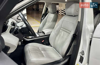 Внедорожник / Кроссовер Land Rover Range Rover Evoque 2019 в 