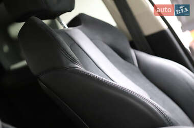 Внедорожник / Кроссовер Land Rover Range Rover Evoque 2015 в 