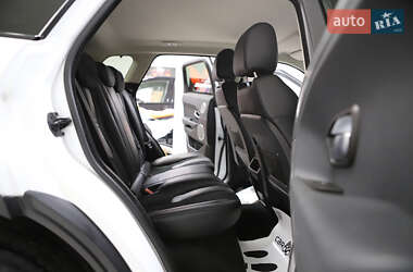 Внедорожник / Кроссовер Land Rover Range Rover Evoque 2015 в 