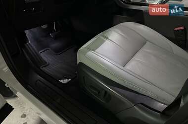 Позашляховик / Кросовер Land Rover Range Rover Evoque 2019 в 