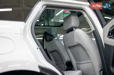 Позашляховик / Кросовер Land Rover Range Rover Evoque 2019 в 