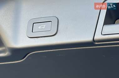 Внедорожник / Кроссовер Land Rover Range Rover Evoque 2023 в 
