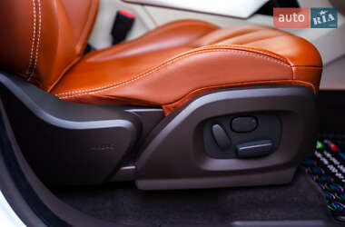 Внедорожник / Кроссовер Land Rover Range Rover Evoque 2013 в 
