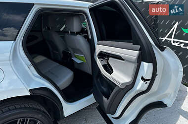 Позашляховик / Кросовер Land Rover Range Rover Evoque 2021 в 