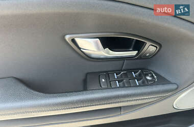 Внедорожник / Кроссовер Land Rover Range Rover Evoque 2015 в 