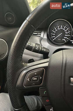 Внедорожник / Кроссовер Land Rover Range Rover Evoque 2015 в 