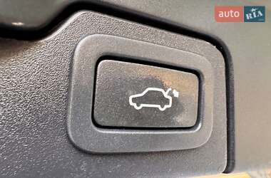 Внедорожник / Кроссовер Land Rover Range Rover Evoque 2014 в 