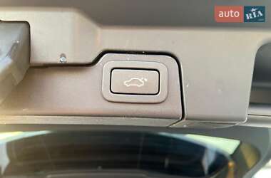 Внедорожник / Кроссовер Land Rover Range Rover Evoque 2015 в 
