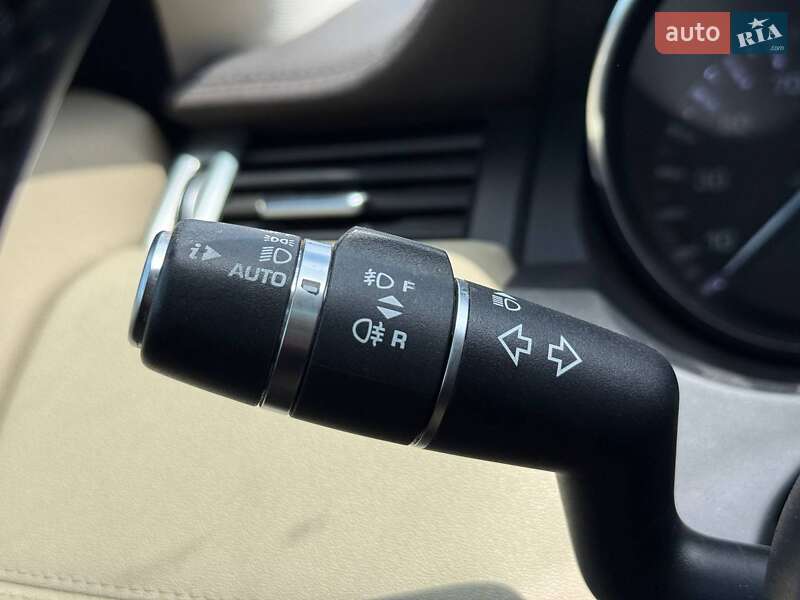 Позашляховик / Кросовер Land Rover Range Rover Evoque 2015 в Рівному