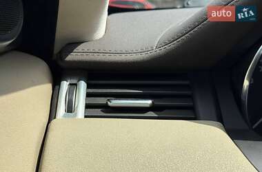 Внедорожник / Кроссовер Land Rover Range Rover Evoque 2015 в 