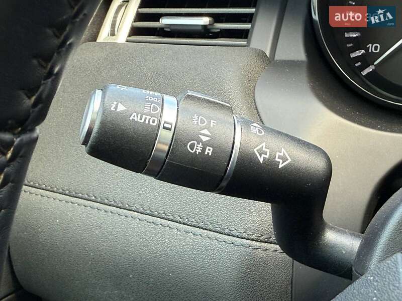 Позашляховик / Кросовер Land Rover Range Rover Evoque 2014 в Рівному