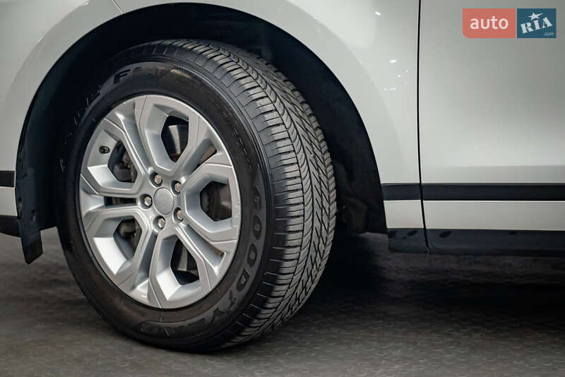 Внедорожник / Кроссовер Land Rover Range Rover Evoque 2019 в Киеве