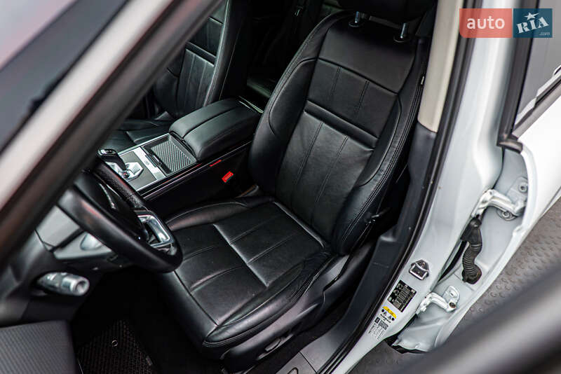 Внедорожник / Кроссовер Land Rover Range Rover Evoque 2019 в Киеве