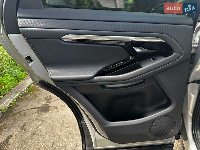 Внедорожник / Кроссовер Land Rover Range Rover Evoque 2019 в Киеве