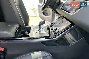 Внедорожник / Кроссовер Land Rover Range Rover Evoque 2022 в 