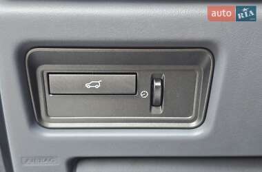 Внедорожник / Кроссовер Land Rover Range Rover Evoque 2013 в 