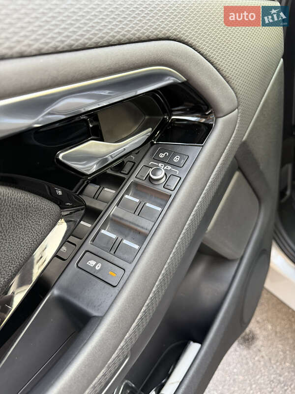 Внедорожник / Кроссовер Land Rover Range Rover Evoque 2019 в Киеве фото 38 Внедорожник / Кроссовер Land Rover Range Rover Evoque 2019 в Киеве