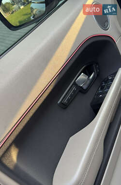 Внедорожник / Кроссовер Land Rover Range Rover Evoque 2014 в 